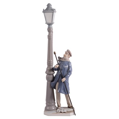 Lot 37 - Lladro figure, Lamplighter