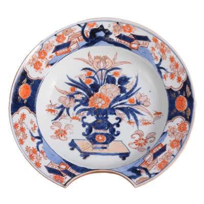 Lot 27 - Imari porcelain barber's bowl