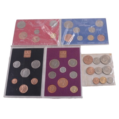 Lot 167 - Collection of British and overseas coins and coin sets.