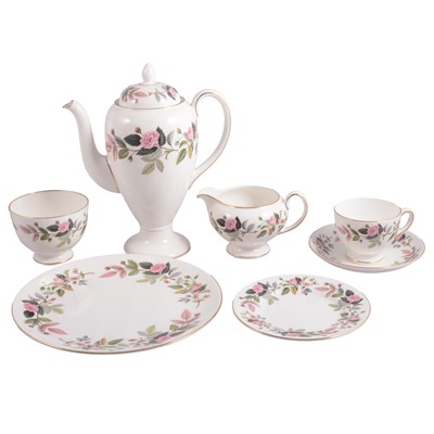 Lot 29 - Wedgwood Hathaway Rose pattern china
