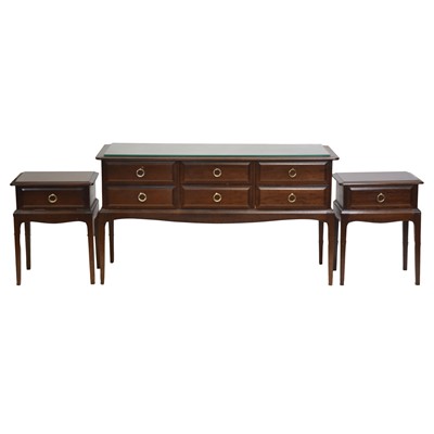 Lot 381 - Suite of Stag Minstrel bedroom furniture