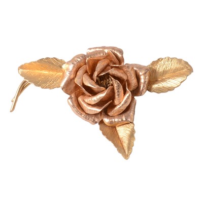 Lot 221 - An 18 carat yellow gold floral design brooch.