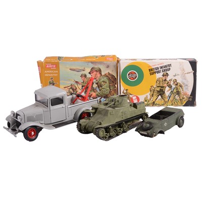 Lot 160 - Quantity of plastic kits and figures, World War II era infantry etc