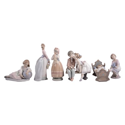 Lot 34 - Six Lladro figurines