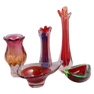 Lot 21 - Small collection of coloured art glass