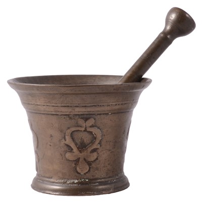 Lot 191 - Old bronze pestle and mortar