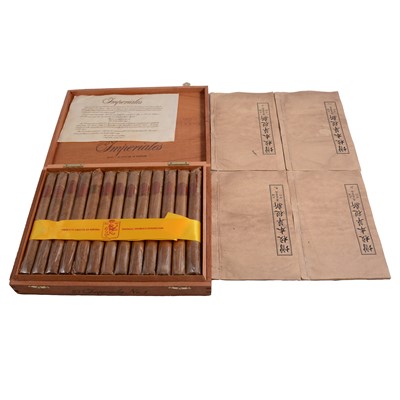 Lot 190 - Box of twenty-five Imperiales cigars, E Leon, Dominican Republic