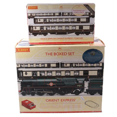 Lot 114 - Hornby (China), OO gauge 'Orient Express' boxed set, and the Venice Simplon Coaches sets