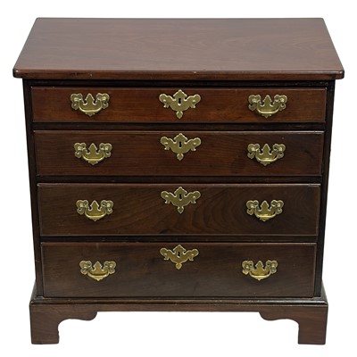 Lot 221 - George III style mahogany chest of drawers