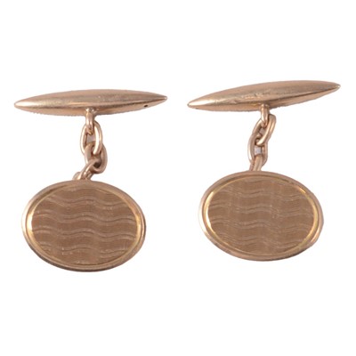 Lot 396 - A pair of 9 carat yellow gold chain link cufflinks.