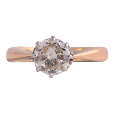 Lot 35 - A diamond solitaire ring.