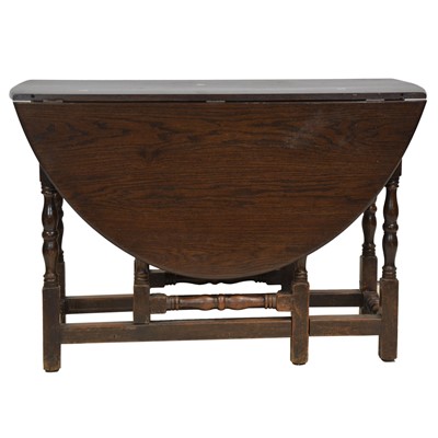 Lot 434 - Oak gate leg table