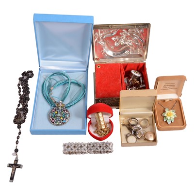 Lot 546 - A collection of yellow metal, silver, white metal, and costume jewellery, and handkerchiefs.
