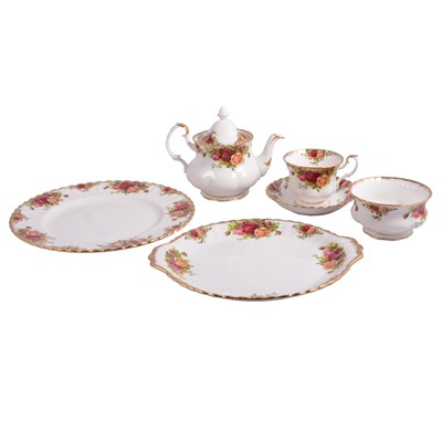 Lot 105 - Royal Albert Old Country Roses dinner and tea service, and Wedgwood jasperware items.