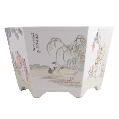 Lot 25 - Chinese porcelain famille rose 'Scholars' jardiniere