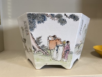 Lot 25 - Chinese porcelain famille rose 'Scholars' jardiniere