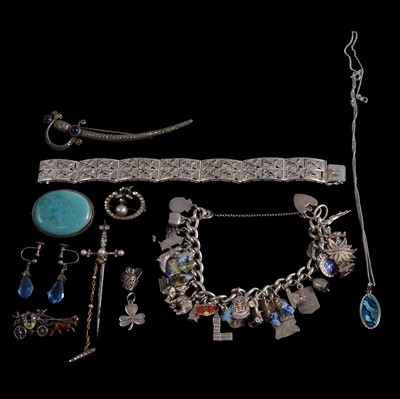 Lot 522 - A collection of silver and white metal jewellery.