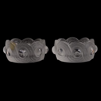 Lot 133 - Lalique Crystal, a pair of 'Gao' design bowls/ dishes.