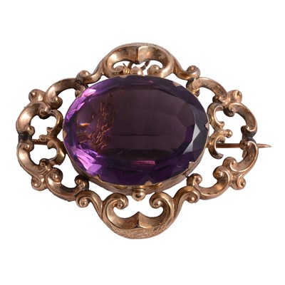 Lot 206 - A Victorian amethyst brooch.