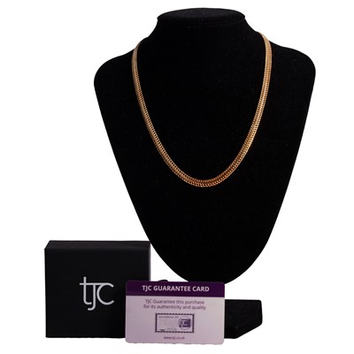 Lot 358 - A 9 carat yellow gold chain necklace.