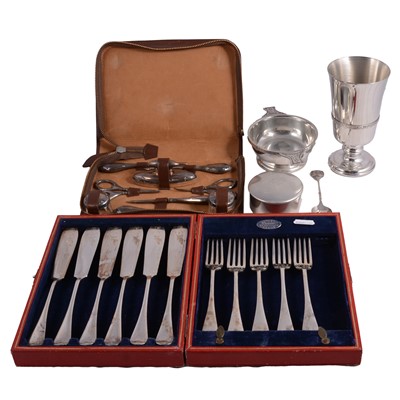 Lot 380 - Silver handled travelling valet set, silver plated wares and pewter
