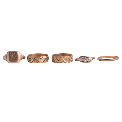 Lot 126 - Six gold rings.