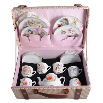Lot 54 - Beatrix Potter Reutter Porzellan pincnic set in a hamper