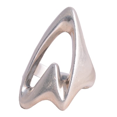 Lot 358 - Henning Koppel for Georg Jensen of Denmark - a silver ring number 89.