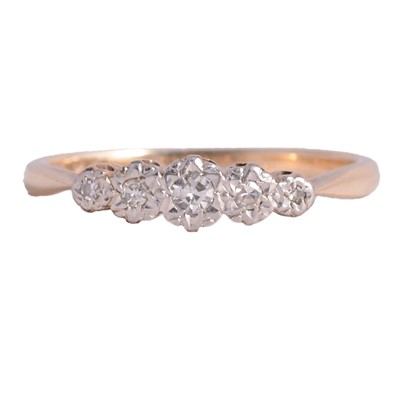 Lot 70 - A diamond five stone ring.