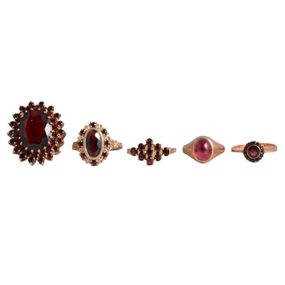 Lot 94 - Five garnet rings.