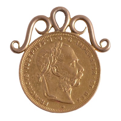 Lot 135 - A Gold Coin pendant with soldered top.