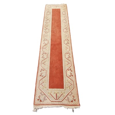 Lot 562 - Turkish milas runner rug 80 x 304cm.