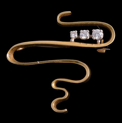 Lot 168 - Gillian Packard – an 18 carat yellow gold and diamond brooch.