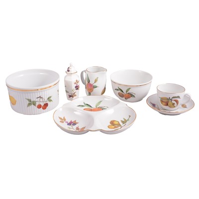 Lot 58 - Royal Worcester Evesham pattern table service.