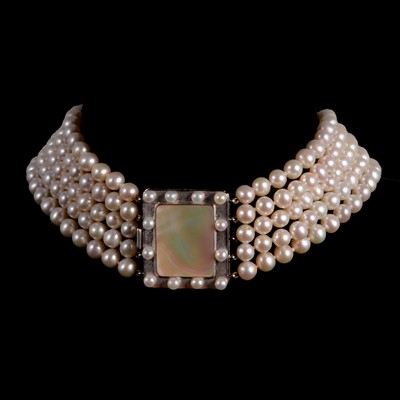 Lot 266 - A five row cultured pearl choker necklace.