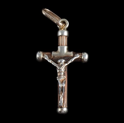 Lot 313 - A 9 carat gold crucifix and chain.