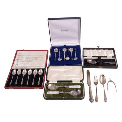 Lot 336 - Mixed group of cased silver cutlery