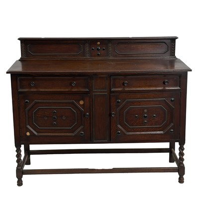 Lot 353 - Oak sideboard