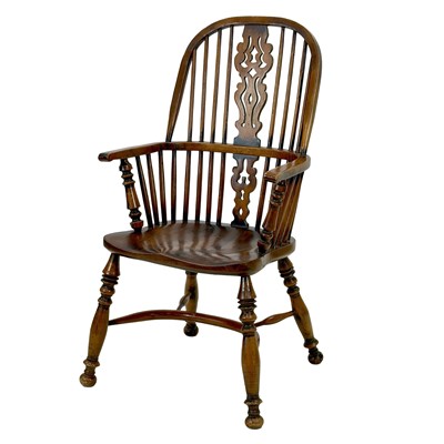 Lot 517 - Victorian style Windsor armchair