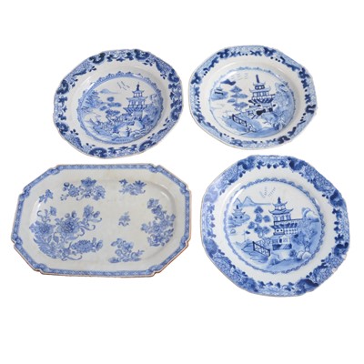 Lot 58 - Chinese export porcelain blue and white stand, and similar plates