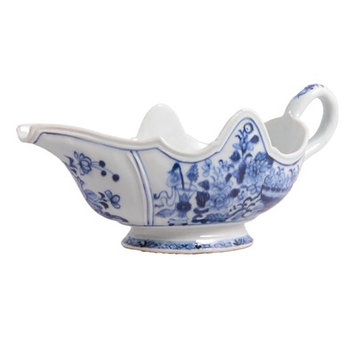 Lot 44 - Chinese export porcelain blue and white sauce boat