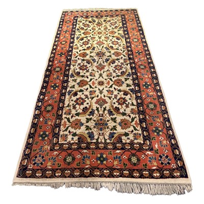 Lot 536 - Persian Sarouk rug