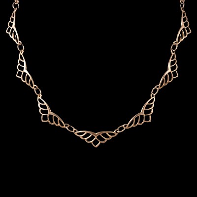 Lot 223 - A vintage 9 carat yellow gold necklace.