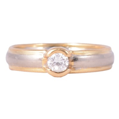 Lot 53 - A diamond solitaire ring.