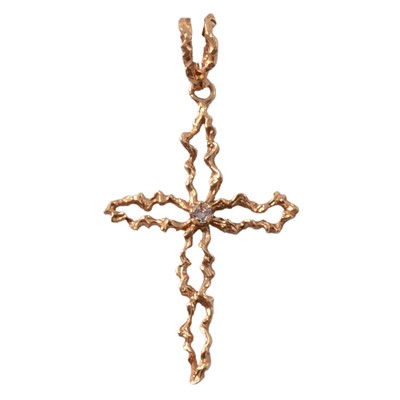 Lot 198 - An Italian yellow metal cross pendant.