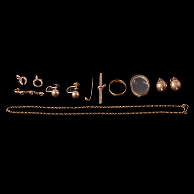 Lot 289 - A collection of scrap gold.