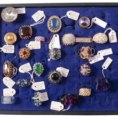 Lot 380 - A ring display tray with twenty-one vintage costume jewellery rings.