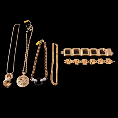 Lot 390 - A collection of gilt metal vintage costume jewellery.