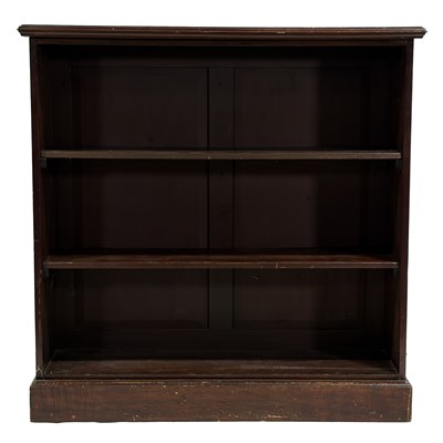 Lot 318 - Mahogany open bookcase