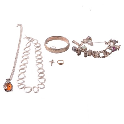 Lot 434 - A collection of modern and vintage silver jewellery.